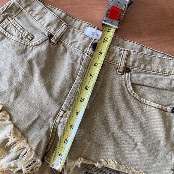 Free People We The Free Soft and Relaxed Cutoff in Moss (Size 29) - Picture 10 of 10